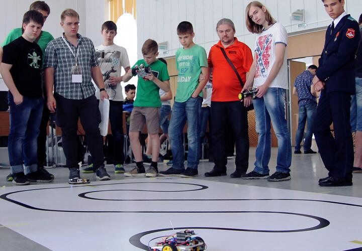 «Ростелеком» наградил победителей итоговых соревнований по робототехнике в Краснодаре