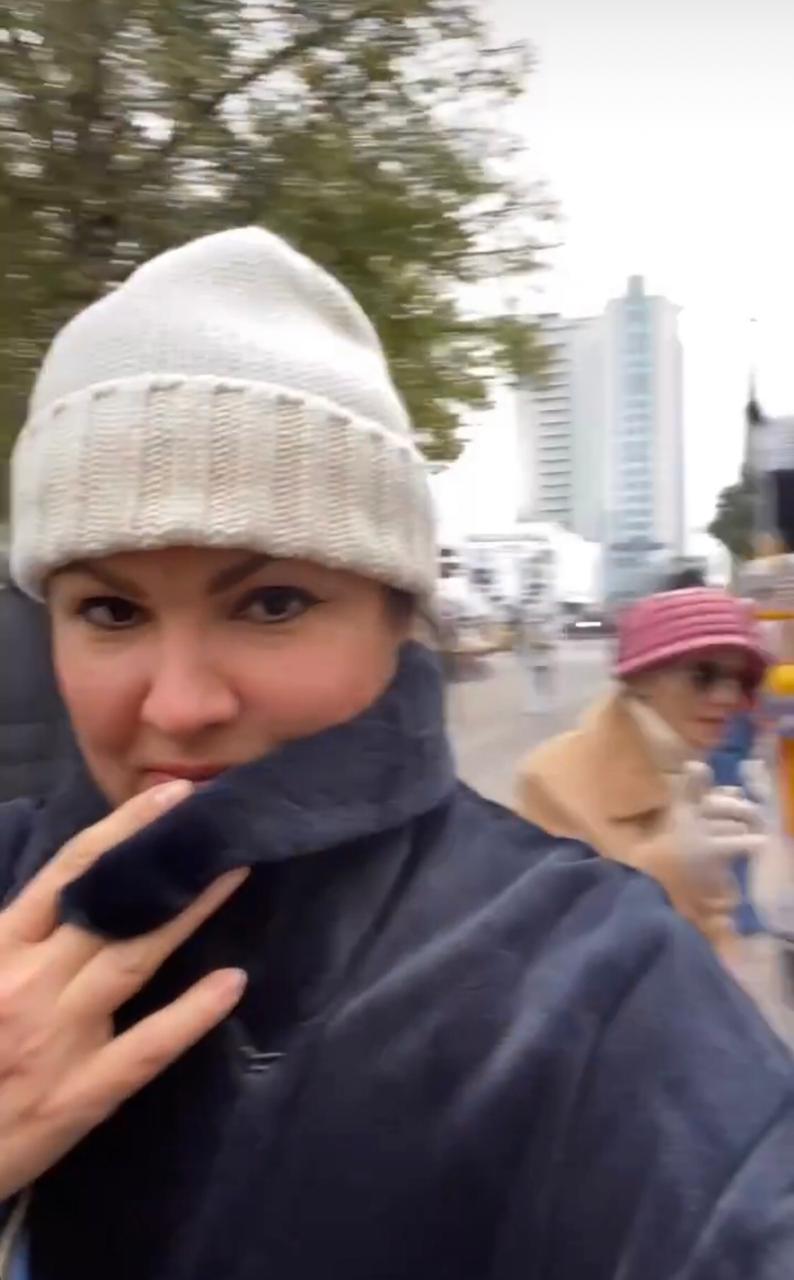 Певица Анна Нетребко приехала в Краснодар за шапками