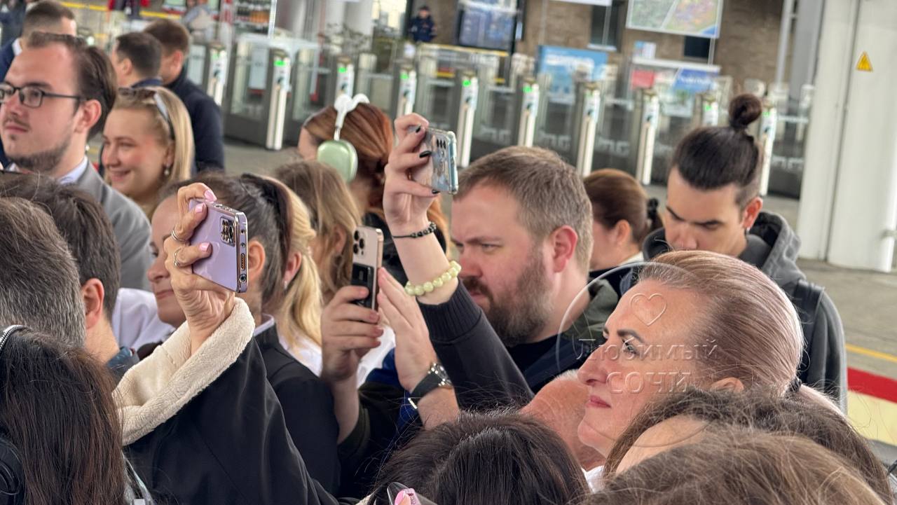 С вокзала Имеретинского курорта в Сухум в первый рейс отправился электропоезд «Диоскурия»
