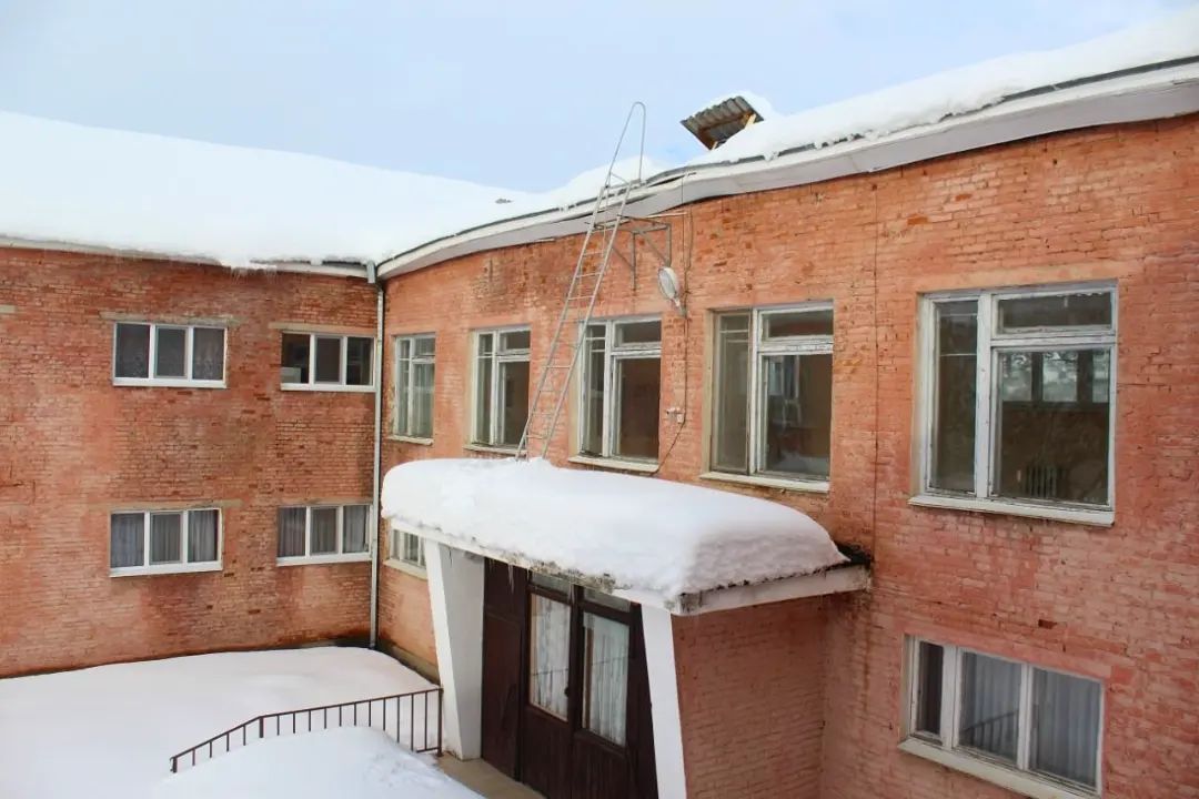 На Кубани в детском саду рухнула крыша из-за неубранного снега