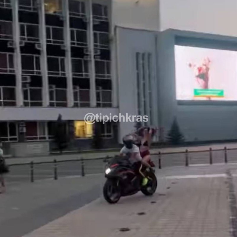 На мотоцикле - 3000 отборных видео