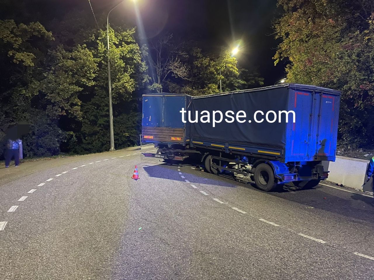 Под Туапсе произошло сразу два ДТП с тремя грузовиками