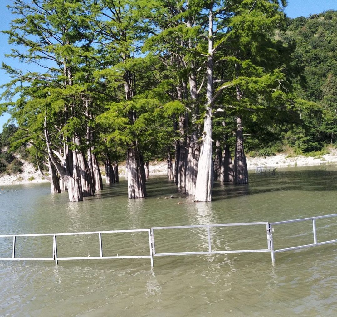 В минприроды Кубани предупредили об опасности Кипарисового озера