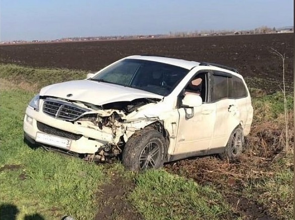 В Краснодарском крае 54-летний водитель спровоцировал аварию