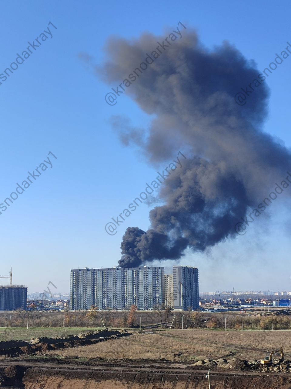 Пожар на крыше новостройки в Краснодаре