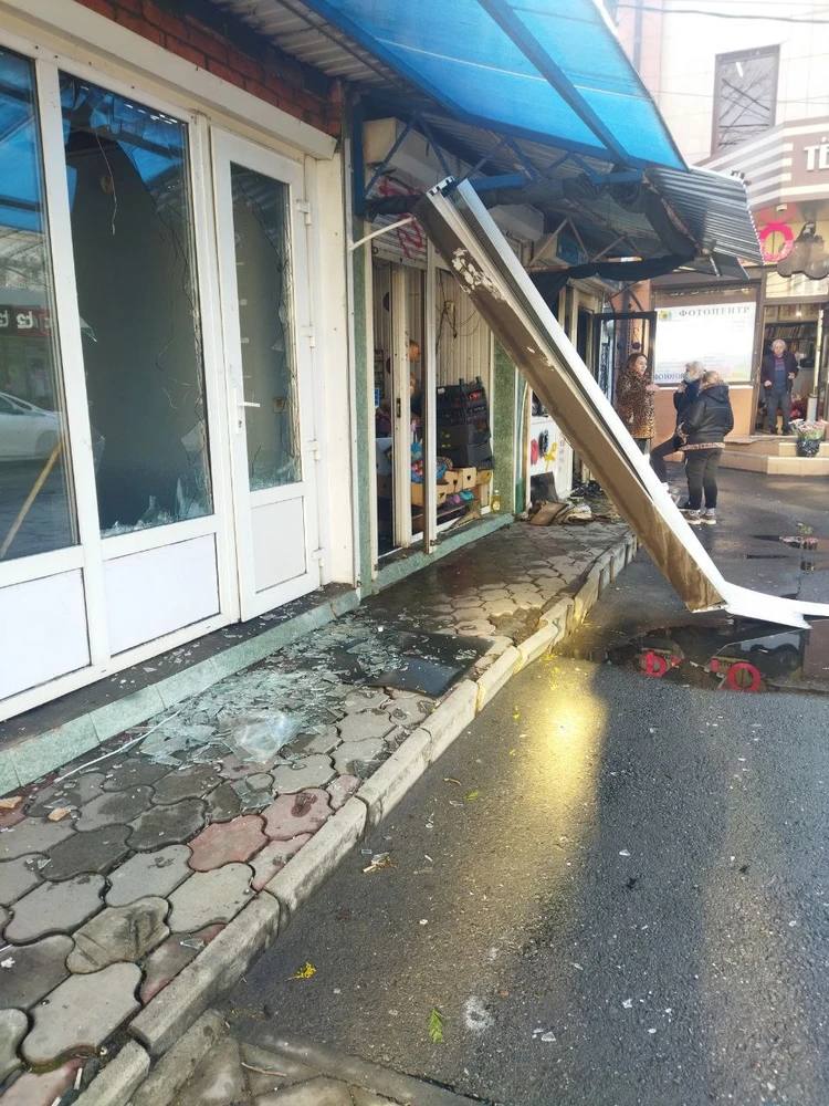 Пожар на Кооперативном рынке в Краснодаре