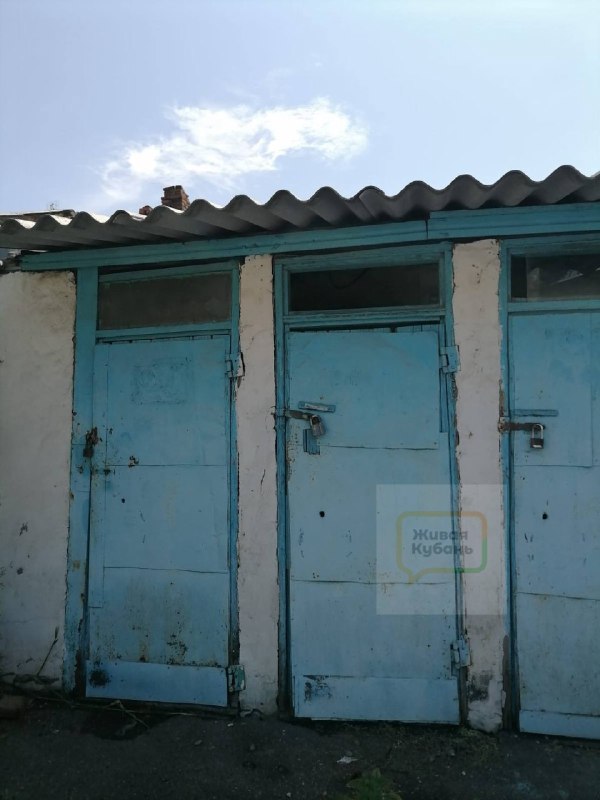 «В туалет ходим в ведро»: краснодарские пенсионеры вынуждены жить в отвратительных условиях, потому что их дом не хотят признать аварийным