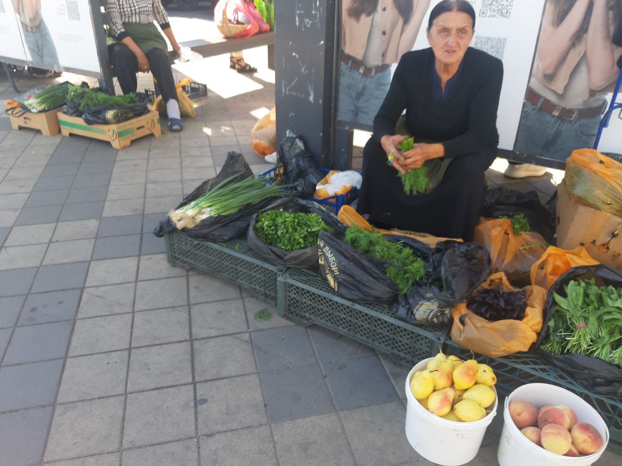 сколько стоят фрукты на рынке в Краснодаре