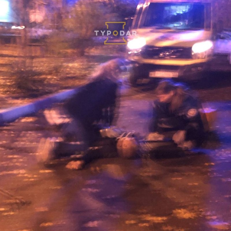 В Краснодаре с многоэтажки выпал 33-летний мужчина