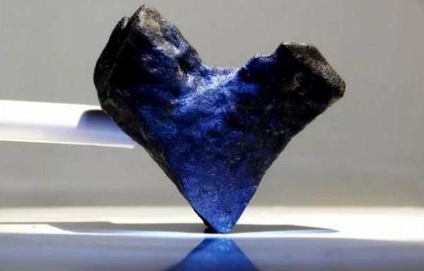 Сердце челябинского метеорита продают за 142 миллиона рублей