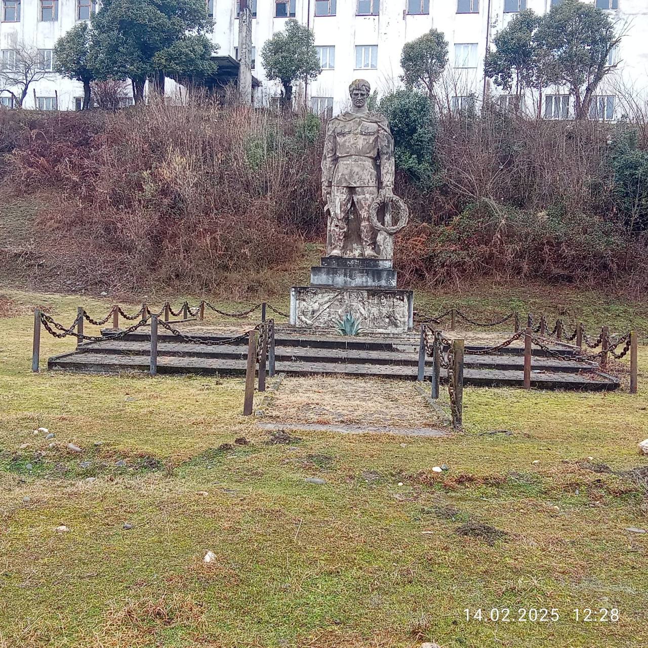 Памятник Неизвестному солдату в селе Члоу в Абхазии восстановят
