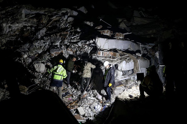 Число погибших при землетрясении в Турции превысило шесть тысяч 