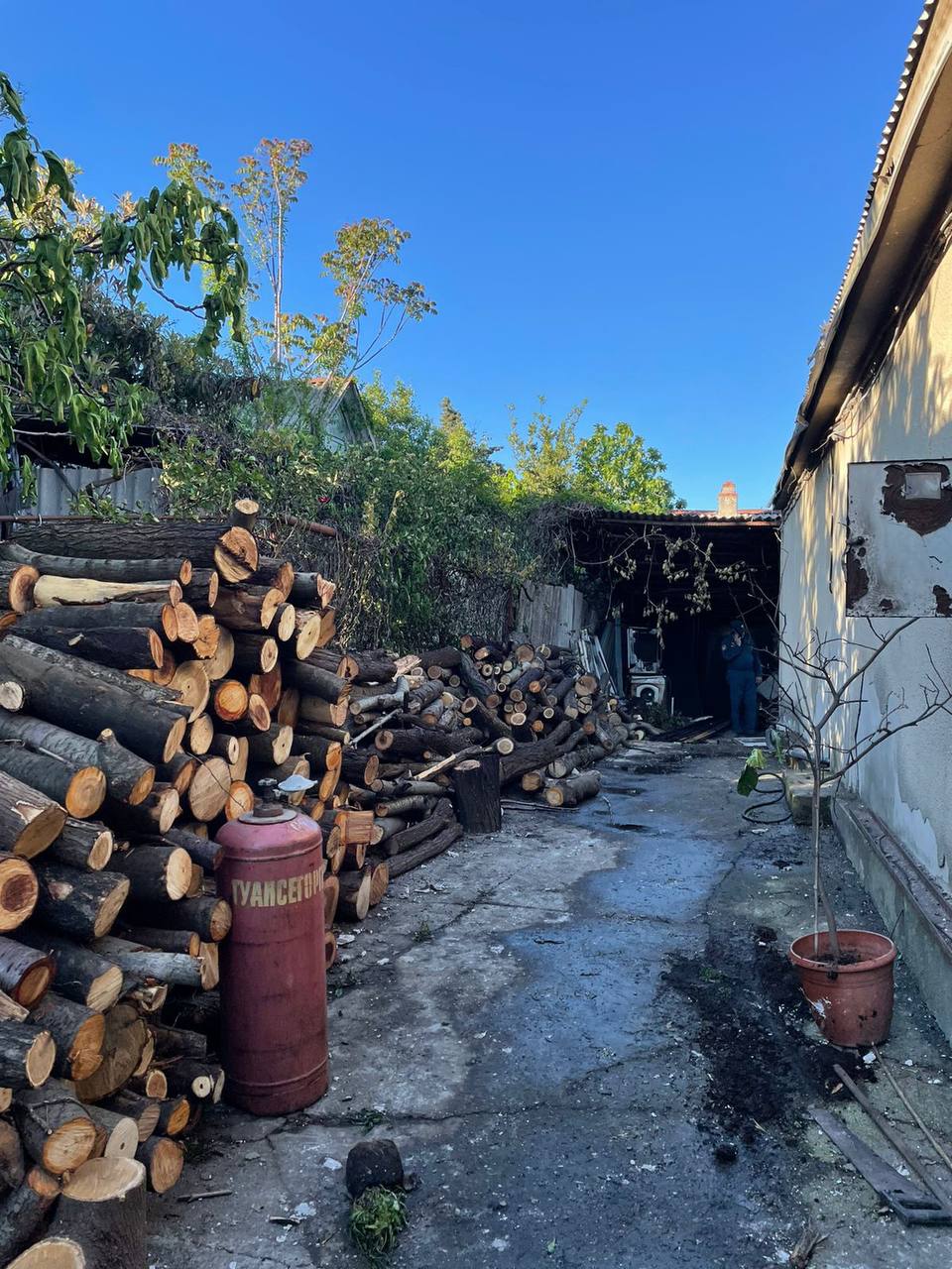 В Туапсе во дворе частного дома рванул газовый баллон | 22.05.2022 |  Краснодар - БезФормата