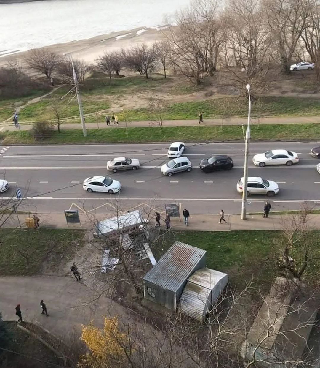 В Краснодаре девушка-водитель устроила ДТП и разнесла в остановку