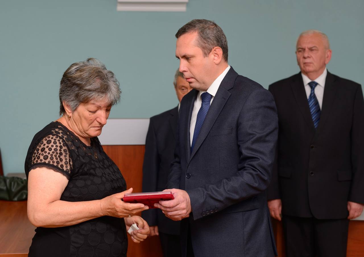 В Майкопе орденами Мужества посмертно наградили сержантов, воевавших на Украине