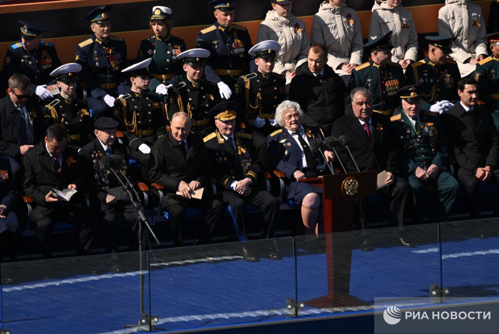 Путин выступил с речью на Параде Победы в Москве