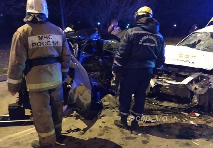 В Краснодаре произошло смертельное ДТП с участием такси