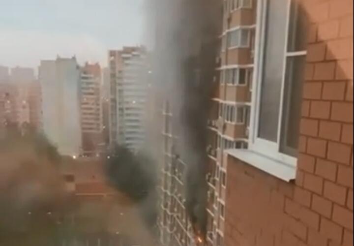 В Краснодаре загорелась квартира в многоэтажке