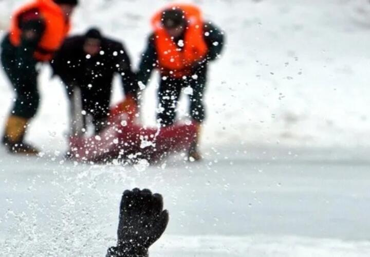 Десятилетний мальчик погиб, провалившись под лед