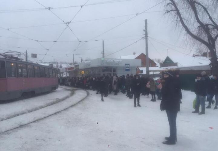 Краснодар встал в пробки из-за строительства трамвайной ветки (ВИДЕО)
