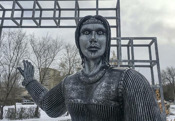 В День России установят «красивый» памятник Аленке