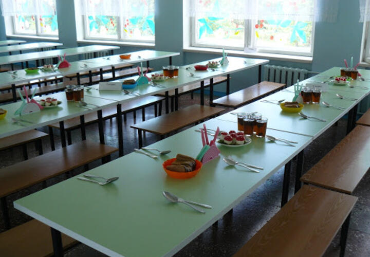 В Краснодарском крае во время обеда отправились 29 школьников 