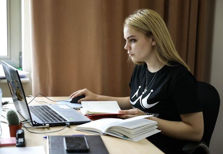 В Краснодарском крае на удаленку переведены почти 300 студентов