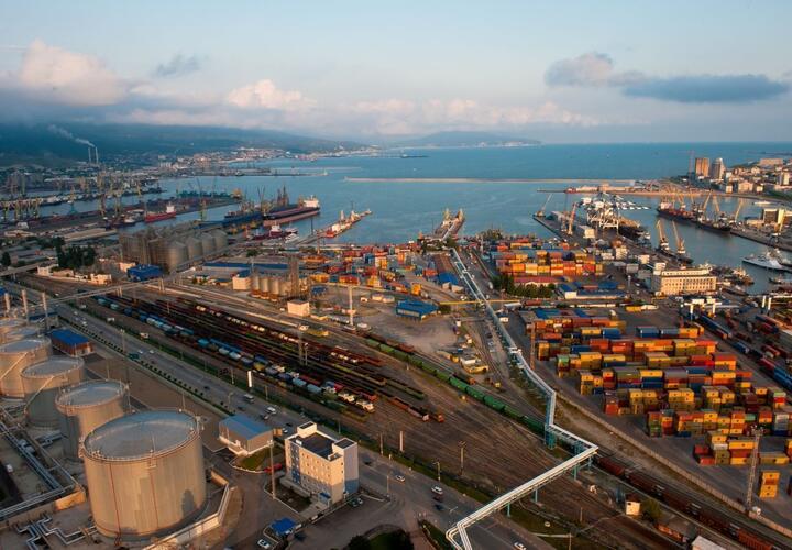 В Краснодарском крае порт оштрафовали за угольную пыль в Черном море