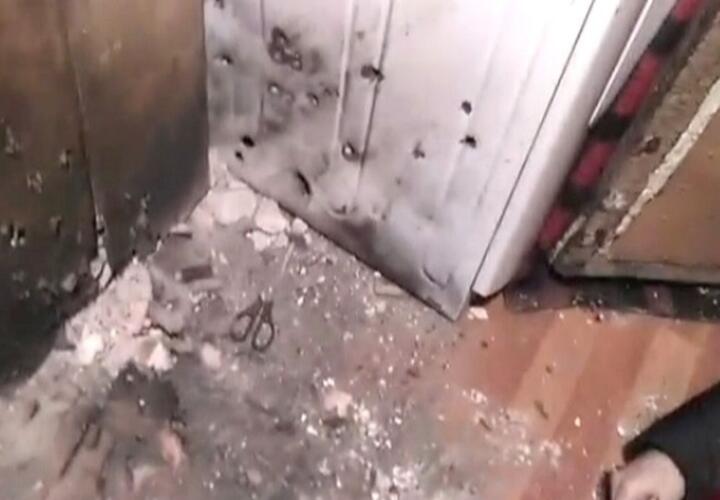 Два человека погибли в результате взрыва гранаты в жилом доме