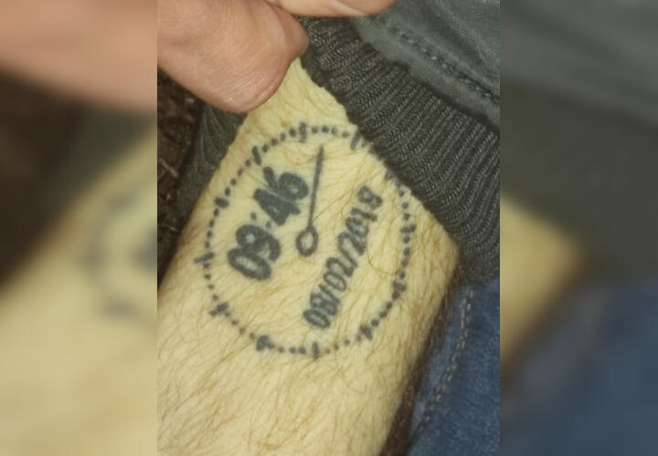 Под Краснодаром поезд сбил мужчину с татуировками