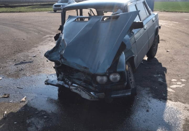 В Краснодарском крае 54-летний водитель спровоцировал аварию