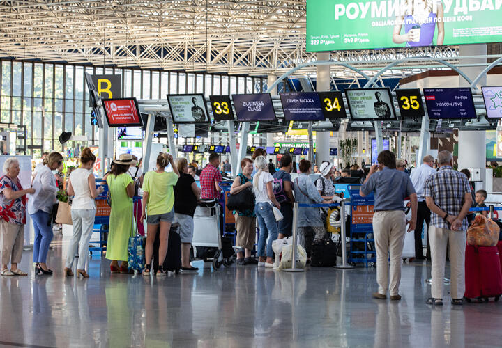 Жаркие денечки: пока страна отдыхала, кубанские аэропорты работали