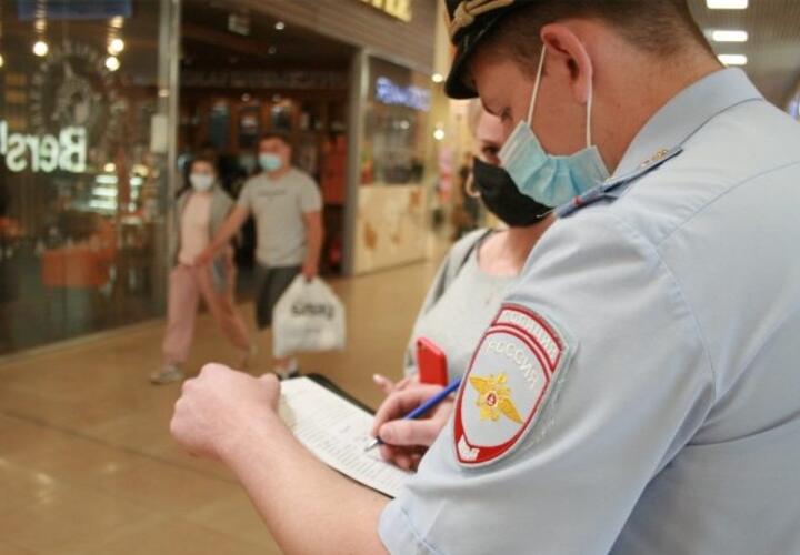 В Краснодарском крае на курортах аферисты продают поддельные справки о прививке от коронавируса