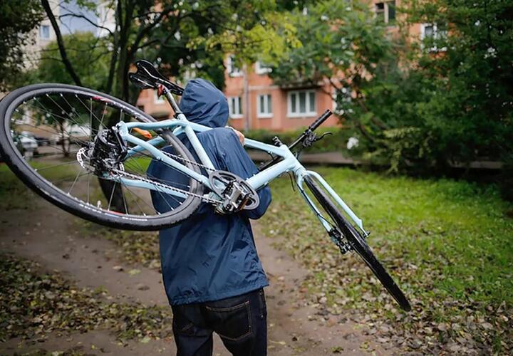 На Кубани бывший зек украл велосипед, чтобы уехать домой
