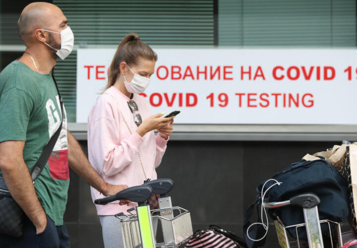 Вакцинированным россиянам могут отменить двойные тесты при въезде