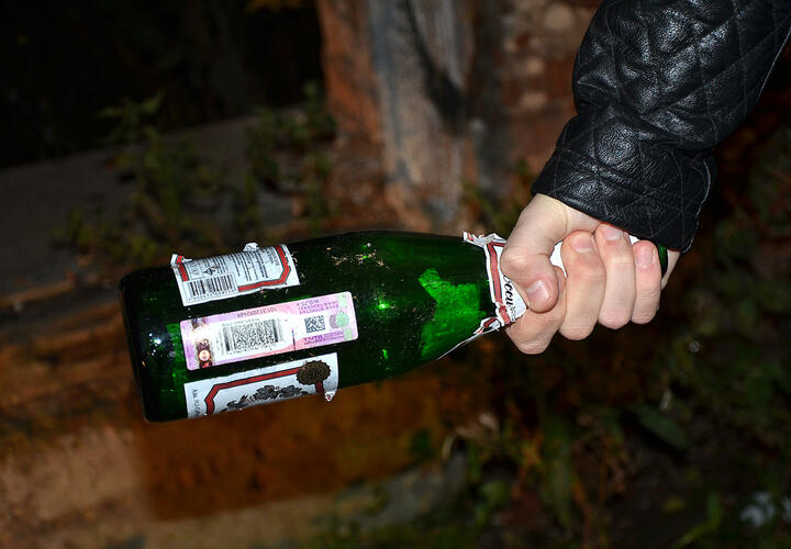 Житель Майкопа убил 19-летнюю девушку бутылкой шампанского