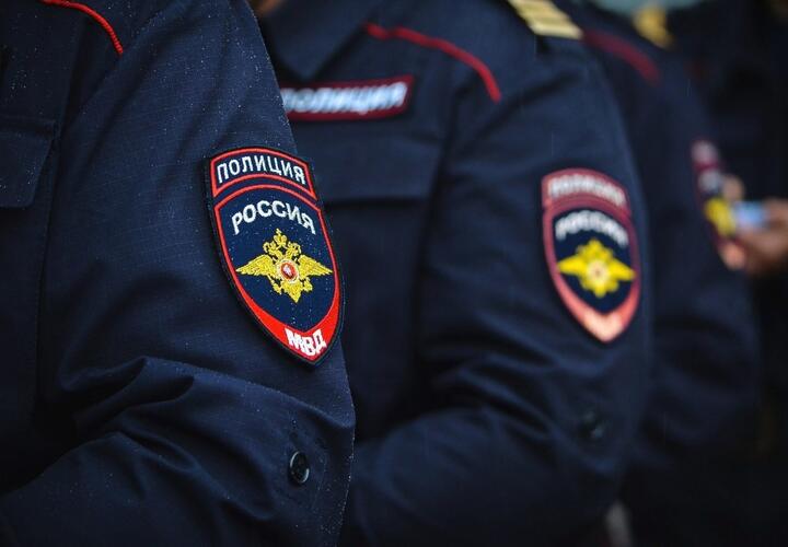 В Краснодаре неизвестные избили пьяного полицейского