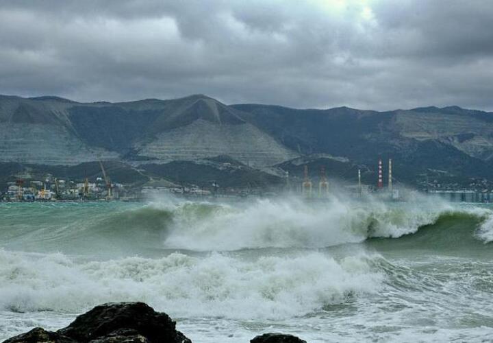 В выходные на Азовском и Черном море будут шторм и сильные дожди