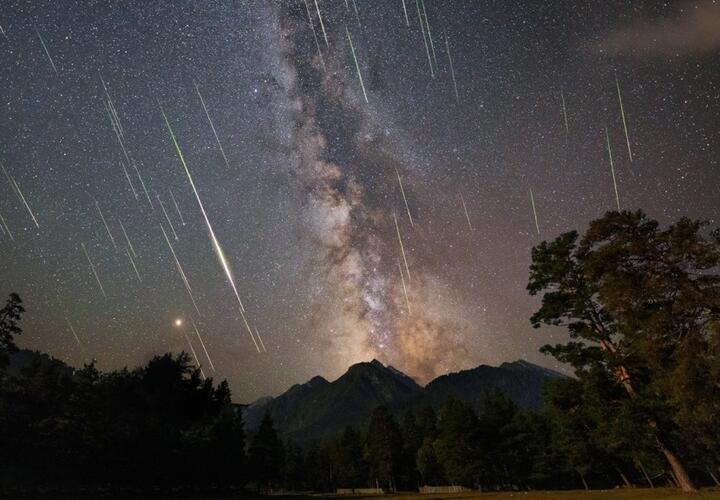 Ночью жители Краснодарского края смогут увидеть падающие метеориты