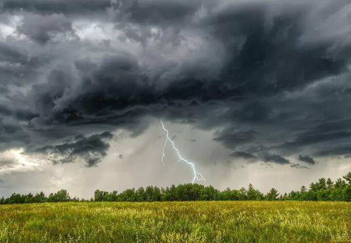 В Краснодарском крае снова прогнозируют дожди с грозами и сильный ветер