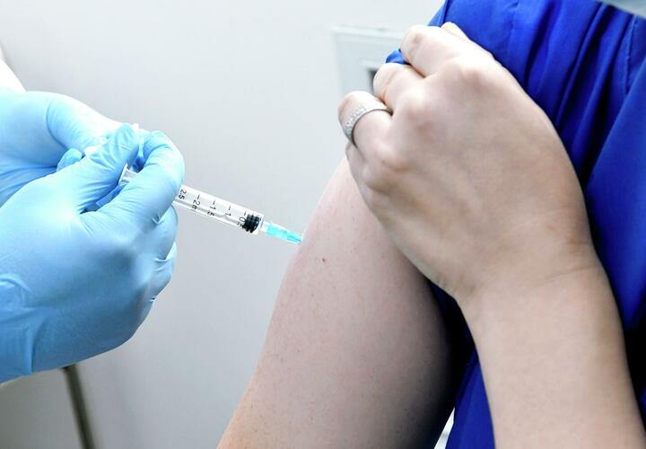 В России к вакцинации от коронавируса будут подталкивать деньгами