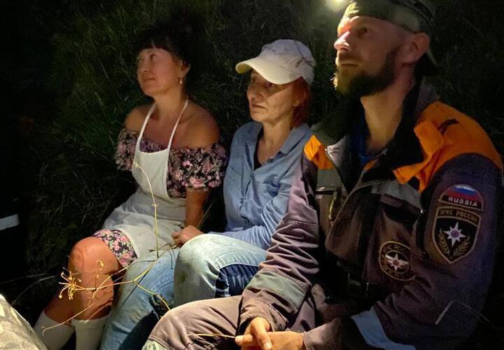 В горах Сочи туристы развели костер, чтобы спастись