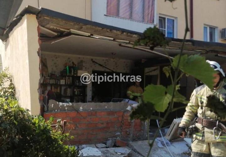 В Туапсинском районе взрывом снесло стену пристройки