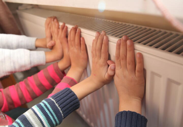 Без тепла: в Лабинске замерзают дети