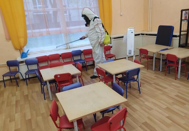 В Краснодарском крае из-за коронавируса закрываются дошкольные и учебные заведения