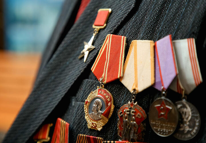 Сегодня в России отмечают День героев Отечества