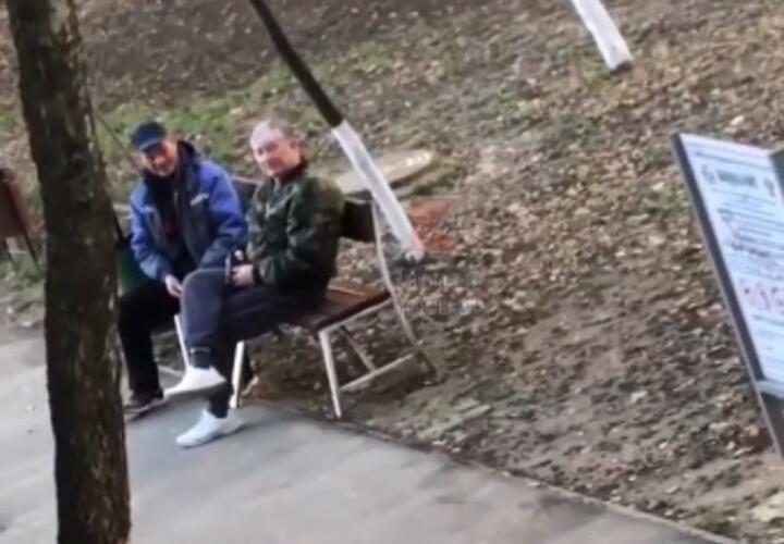 В Краснодаре престарелые хулиганы устроили стрельбу ВИДЕО