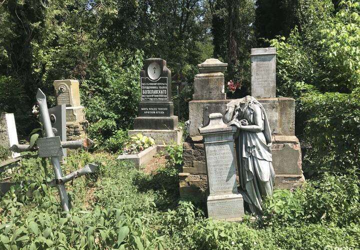 Всесвятское кладбище Краснодара – в списке самых загадочных некрополей России