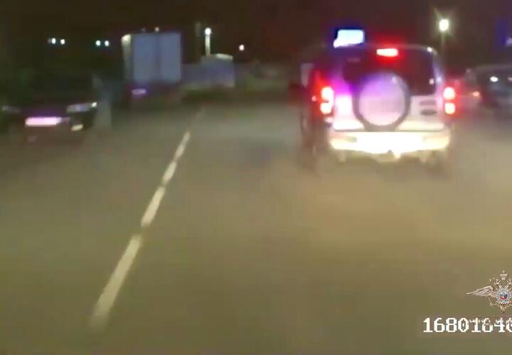 В Анапе пьяный водитель вынудил полицейских открыть огонь ВИДЕО