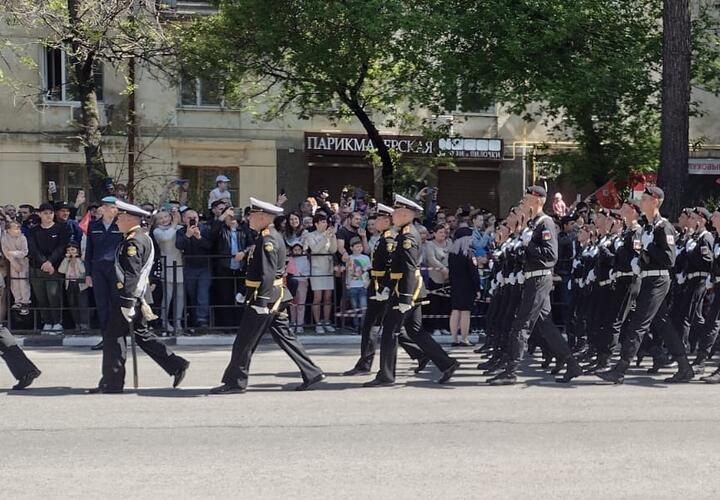 В Новороссийске прошли торжественный Парад Победы и Бессмертный Полк ВИДЕО